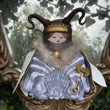 Charger l'image dans la galerie, Blanche <br/> Poupée Déco