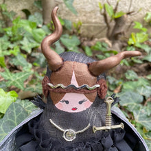 Charger l'image dans la galerie, Isaure <br/> Poupée Déco