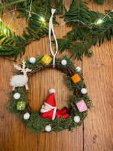 Charger l'image dans la galerie, Couronne de Noël Père Noel <br/> Déco de sapin