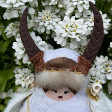 Charger l'image dans la galerie, Hermine <br/> Poupée Déco