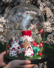 Charger l'image dans la galerie, La reine de coeur et le lapin <br/> Cloche Déco