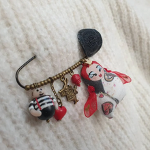 Charger l'image dans la galerie, Aimable <br/> Broche Reine de Coeur